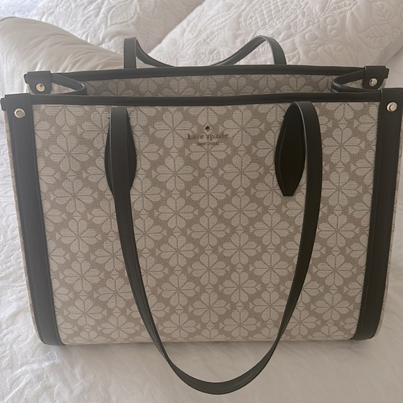 Kate Spade Handbag 🎉 this  good used condition - Picture 1 of 9